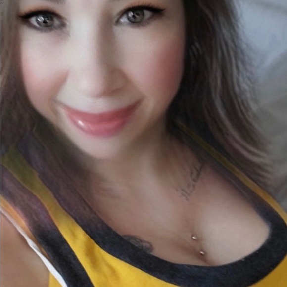 Meet your Posher, Samantha - Picture 1 of 2